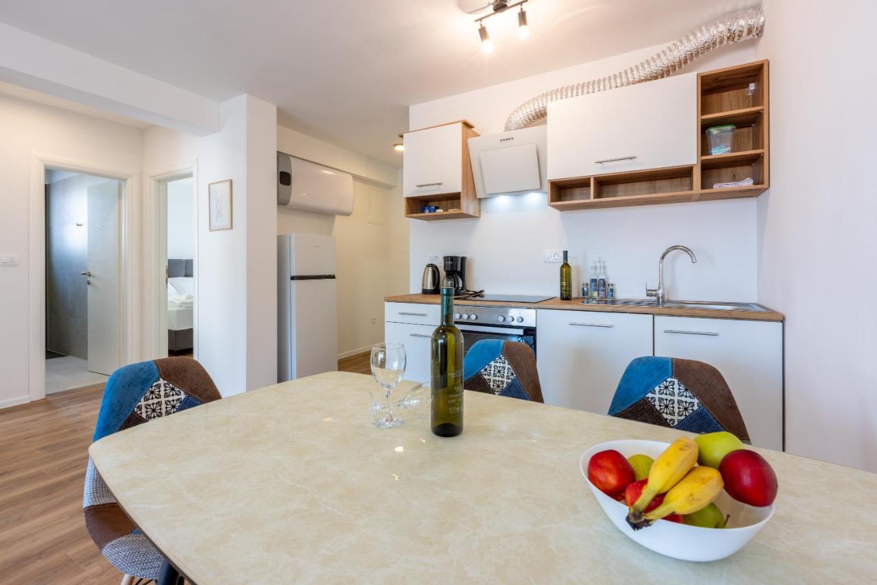 Luxury Apartments Lovorka 1 & 2**** Selce Luaran gambar