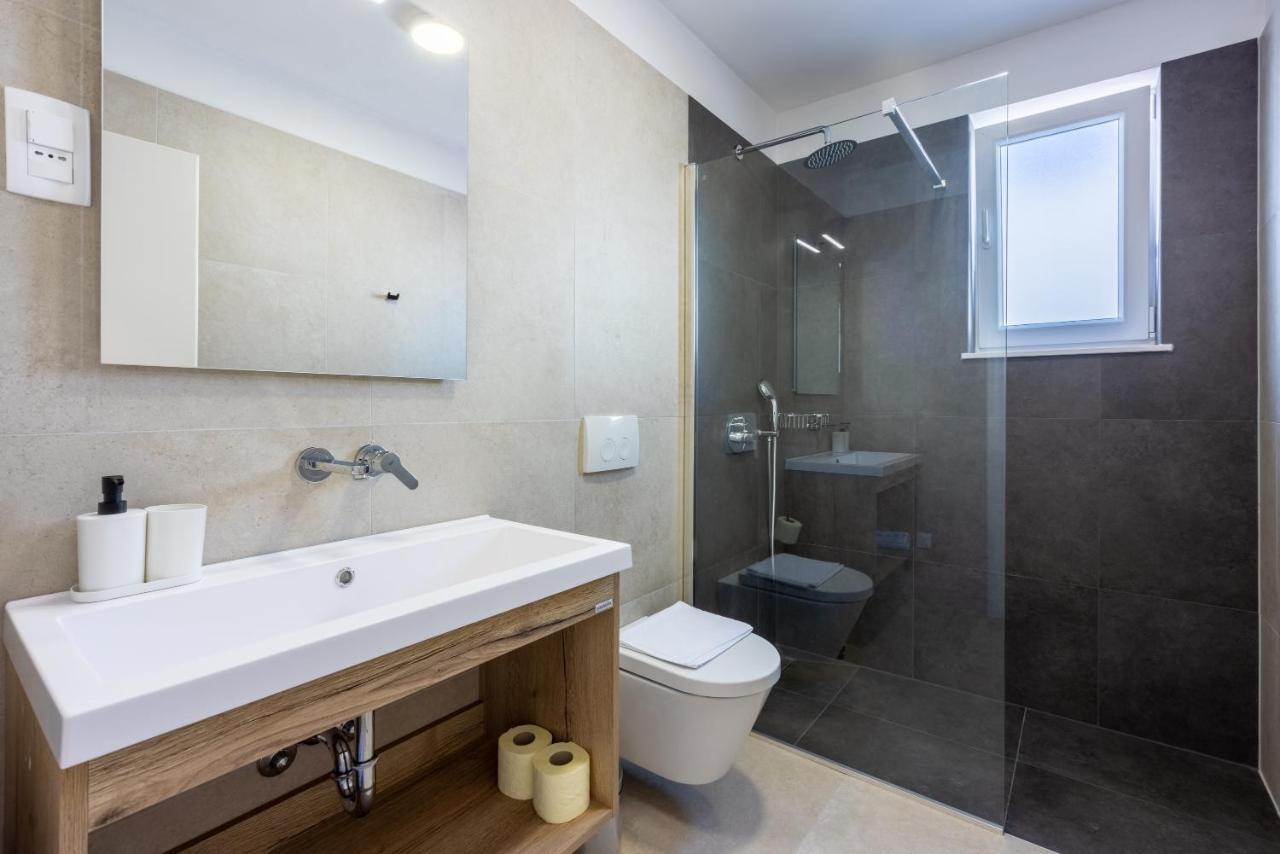Luxury Apartments Lovorka 1 & 2**** Selce Luaran gambar